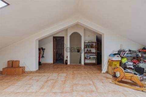 Moradia T5 com excelentes areas