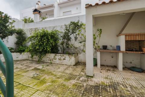 Moradia T5 com excelentes areas