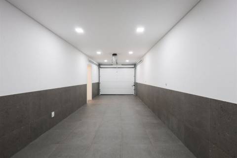 Moradia Nova T4 no Fanqueiro - Loures