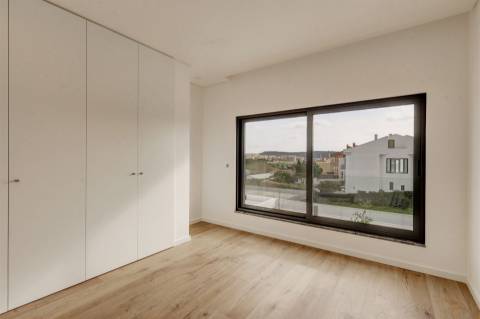 Moradia Nova T4 no Fanqueiro - Loures