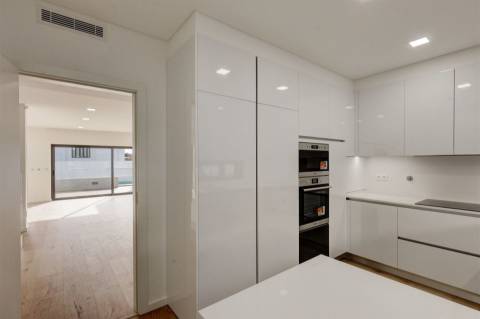 Moradia T4 a estrear no Fanqueiro - Loures