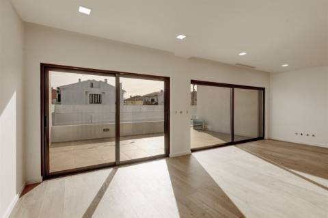 Moradia T4 a estrear no Fanqueiro - Loures