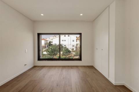 Moradia T4 a estrear no Fanqueiro - Loures