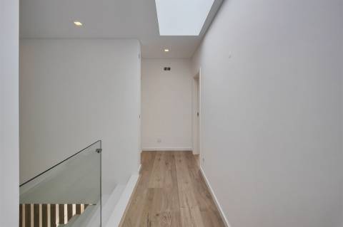 Moradia T4 a estrear no Fanqueiro - Loures