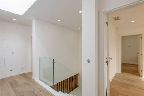 Moradia T4 a estrear no Fanqueiro - Loures