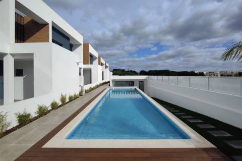 Moradia T4 a estrear no Fanqueiro - Loures