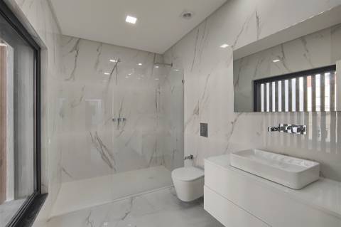 Moradia T4 a estrear no Fanqueiro - Loures