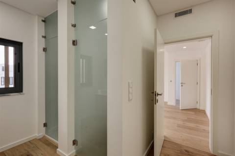 Moradia T4 a estrear no Fanqueiro - Loures