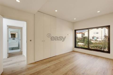 Moradia T4 a estrear no Fanqueiro - Loures