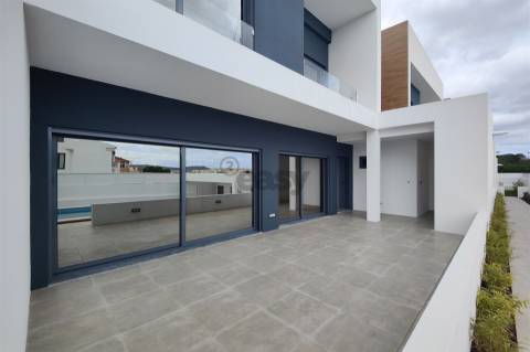 Moradia T4 a estrear no Fanqueiro - Loures