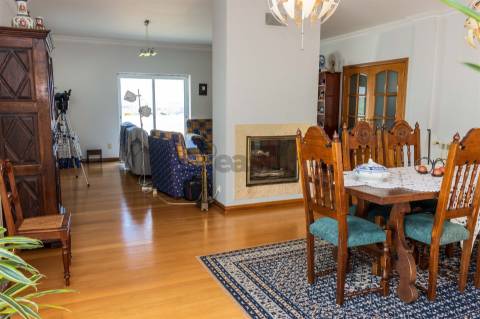 Moradia T6 isolada em Arruda dos Vinhos