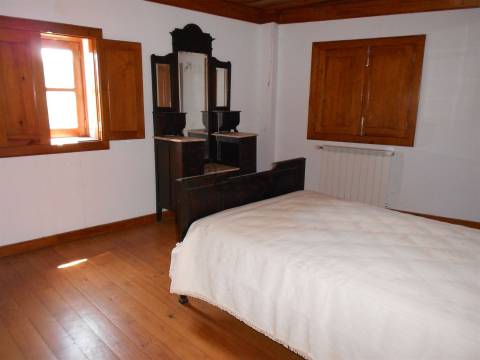 Casa da Ribeirinha T11 em Fradizela