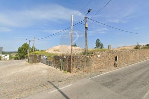 Terreno industrial para construção de armazém em Junqueira