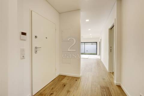 Apartamento T3 inserido em condomínio privado - Novo