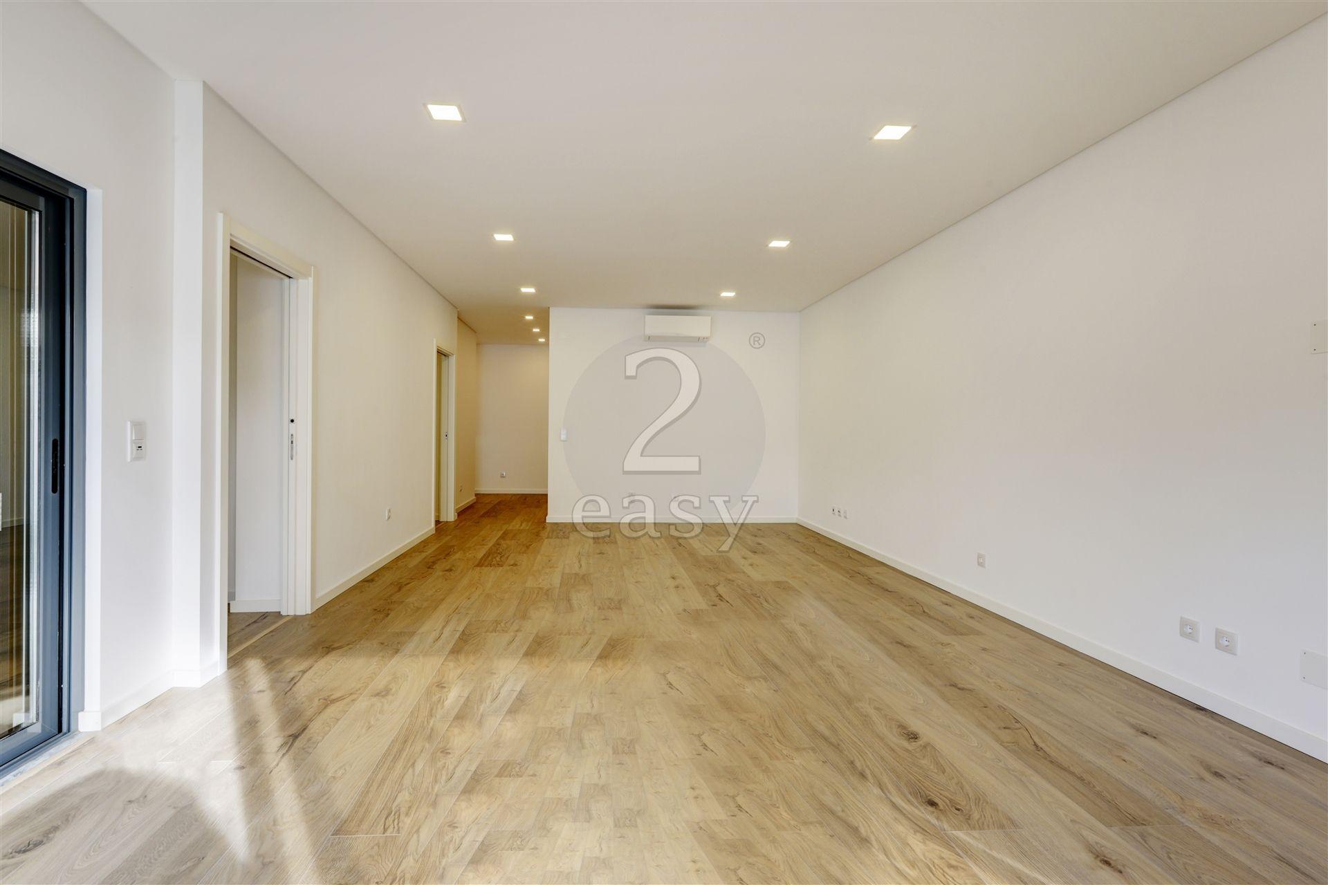 Apartamento T3 inserido em condomínio privado - Novo