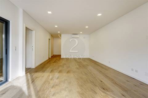 Apartamento T3 inserido em condomínio privado - Novo