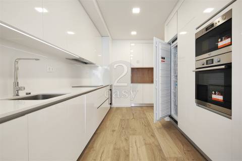 Apartamento T3 inserido em condomínio privado - Novo