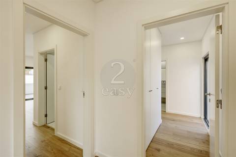 Apartamento T3 inserido em condomínio privado - Novo