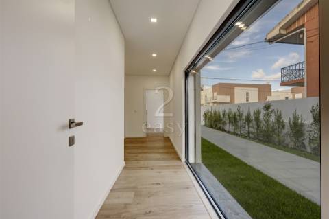 Apartamento T3 inserido em condomínio privado - Novo