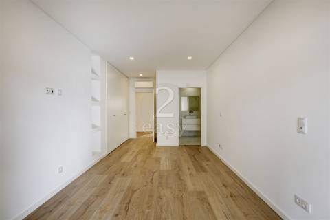 Apartamento T3 inserido em condomínio privado - Novo