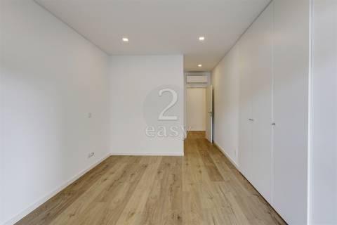 Apartamento T3 inserido em condomínio privado - Novo