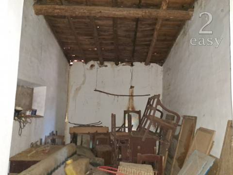 TERRENOS RÚSTICOS COM ARTIGOS URBANOS PARA RECONSTRUÇÃO NA VIDIGUEIRA