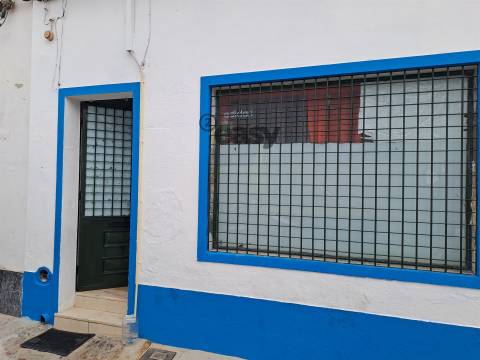 VENDE-SE HABITAÇÃO COM RENDIMENTO NA VIDIGUEIRA