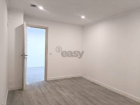 Apartamento a 500 m da estação de metro da Reboleira