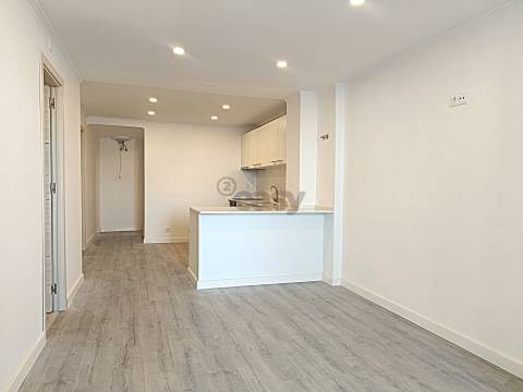 Apartamento a 500 m da estação de metro da Reboleira