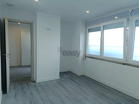 Apartamento a 500 m da estação de metro da Reboleira