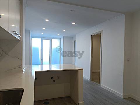 Apartamento a 500 m da estação de metro da Reboleira