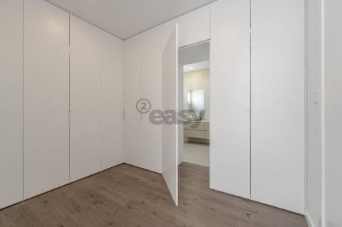 Moradia de Luxo T4 em Famões - Odivelas