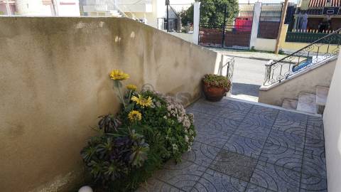 Moradia para Restaurar T3 Venda em Santa Iria de Azoia, São João da Talha e Bobadela,Loures