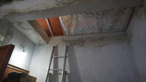 Moradia para Restaurar T3 Venda em Santa Iria de Azoia, São João da Talha e Bobadela,Loures