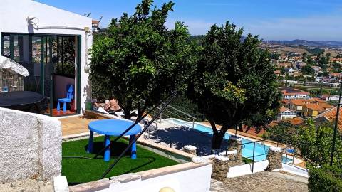 TERRENO COM ANEXO E PISCINA