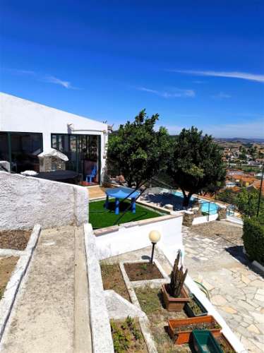 TERRENO COM ANEXO E PISCINA