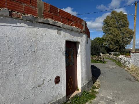 Habitação 4 divisões para remodelar, Castro Verde, Alentejo, Portugal