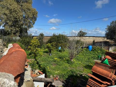 Habitação 4 divisões para remodelar, Castro Verde, Alentejo, Portugal