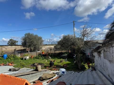 Habitação 4 divisões para remodelar, Castro Verde, Alentejo, Portugal