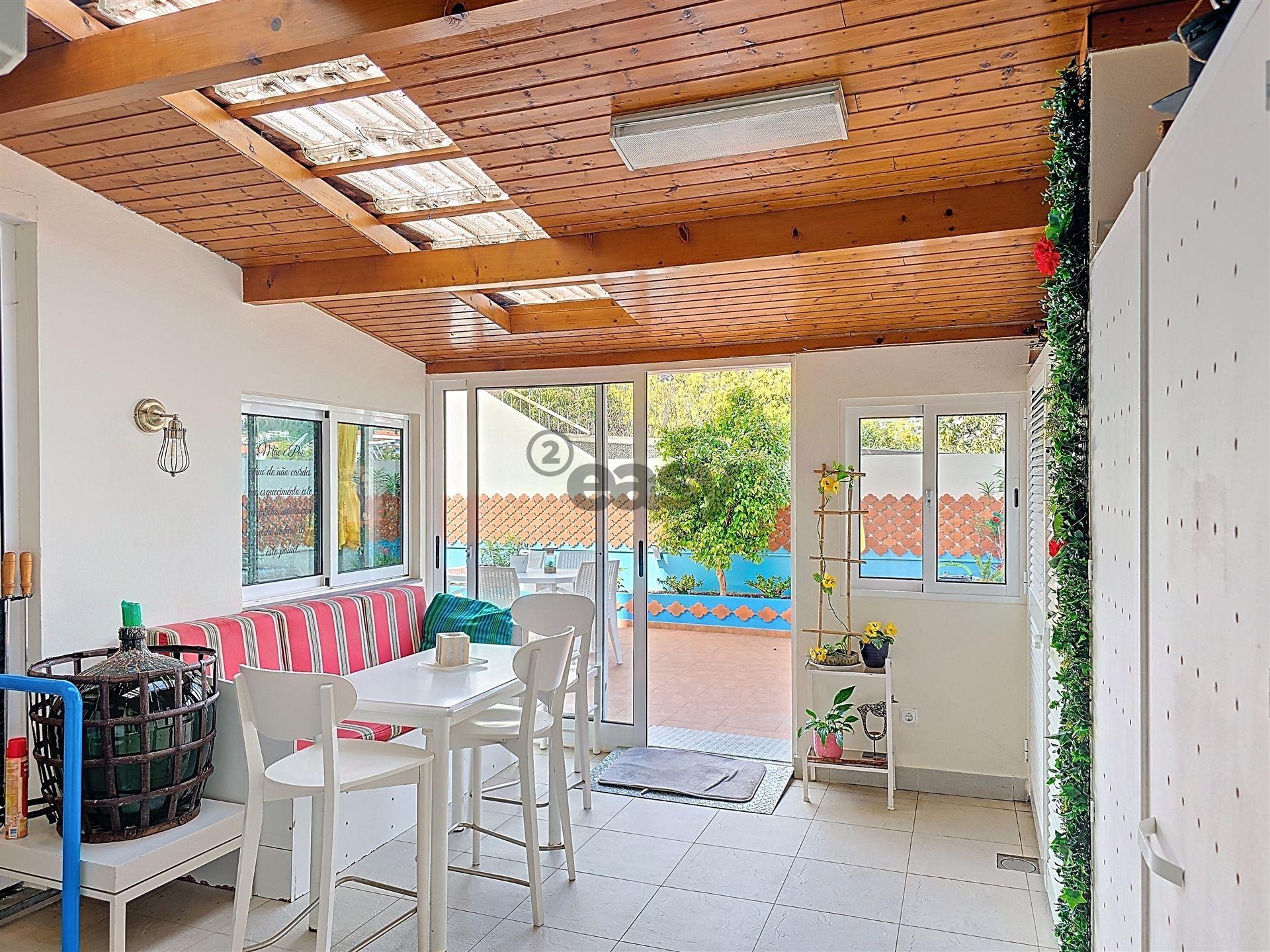 Apartamento T2+1, Santo António