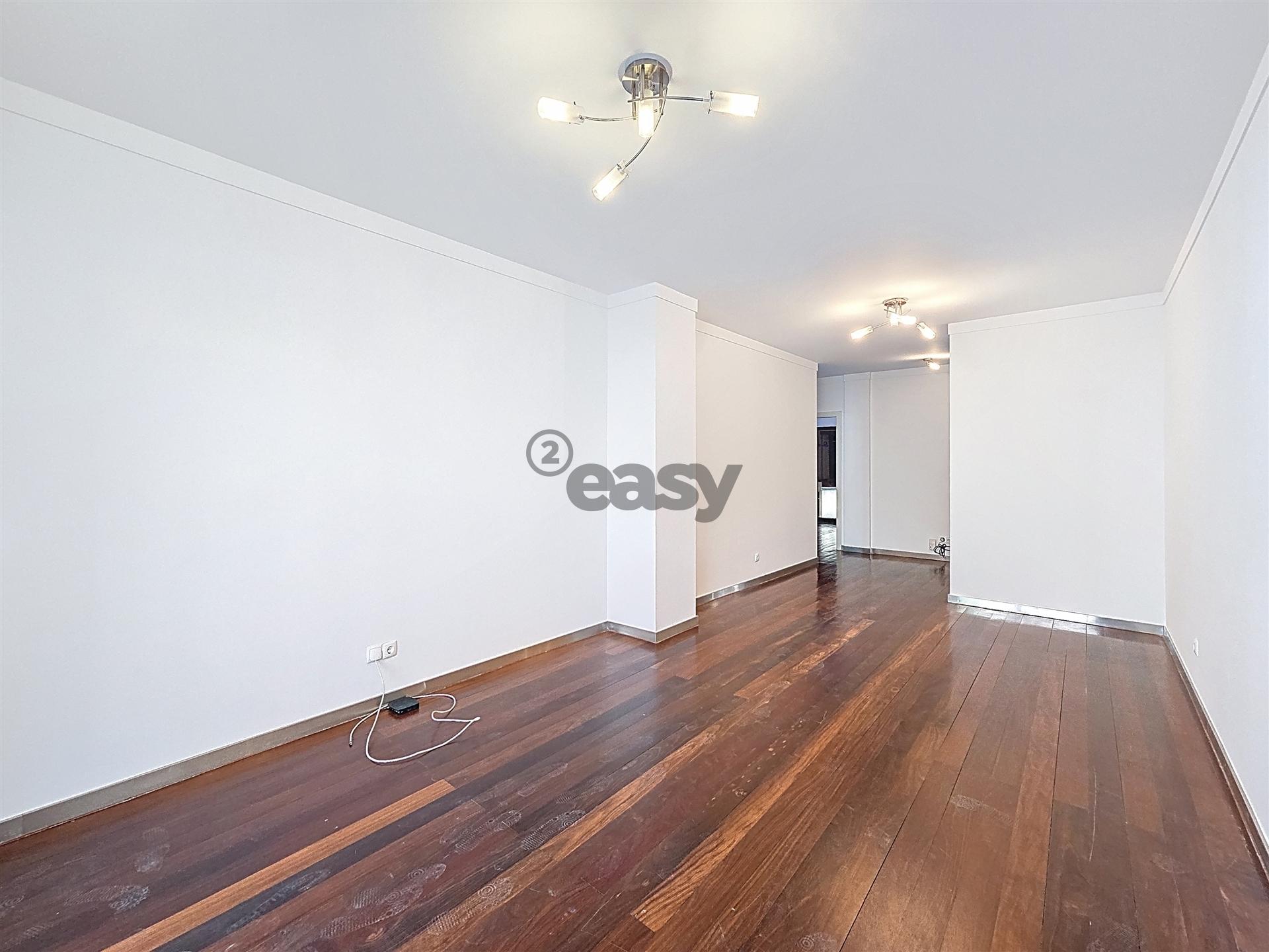 Apartamento T2+1, Santo António