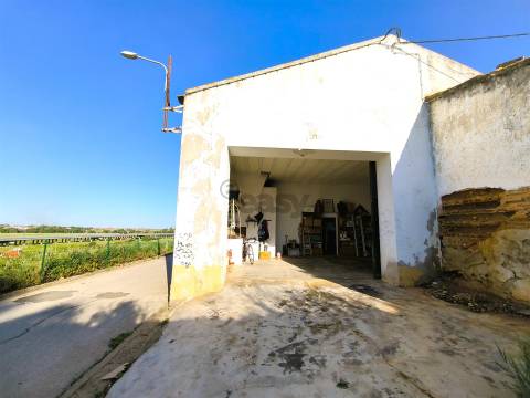 Prédio urbano com 220m2, Alvalade, Santiago do Cacém