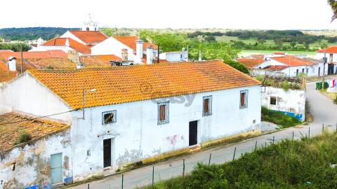 Prédio urbano com 220m2, Alvalade, Santiago do Cacém