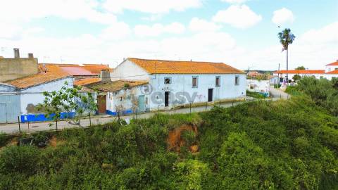 Prédio urbano com 220m2, Alvalade, Santiago do Cacém