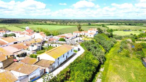 Prédio urbano com 220m2, Alvalade, Santiago do Cacém