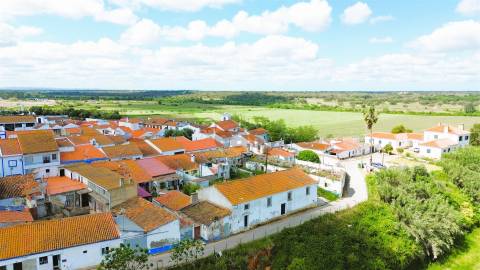 Prédio urbano com 220m2, Alvalade, Santiago do Cacém