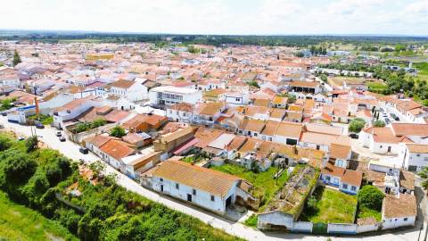 Prédio urbano com 220m2, Alvalade, Santiago do Cacém