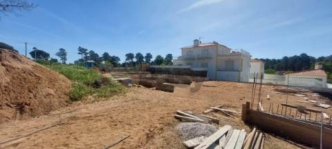 Moradia V3 em Sesimbra com piscina