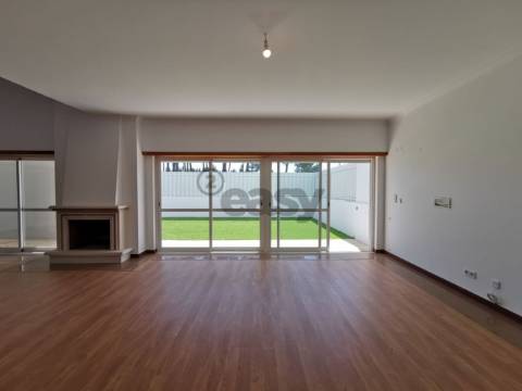 Moradia T4  na Cotovia, Sesimbra