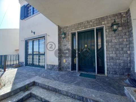 Moradia Geminada T4+1 Venda em Santo Isidoro,Mafra